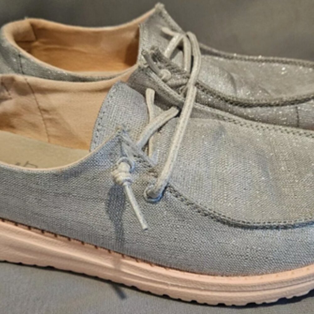 Hey Dude Wendy Youth Sparkling Silver Peach Sz Y4-L5 Shoes (EUC) Back To School